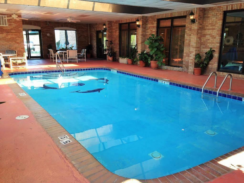 Comfort Inn & Suites Columbus North Экстерьер фото